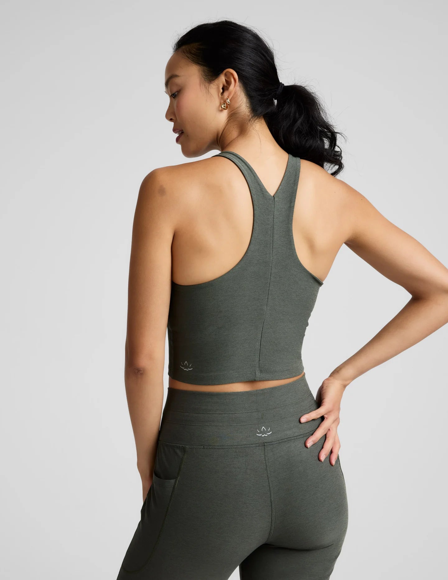 REFOCUS CROPPED TANK dusty forest