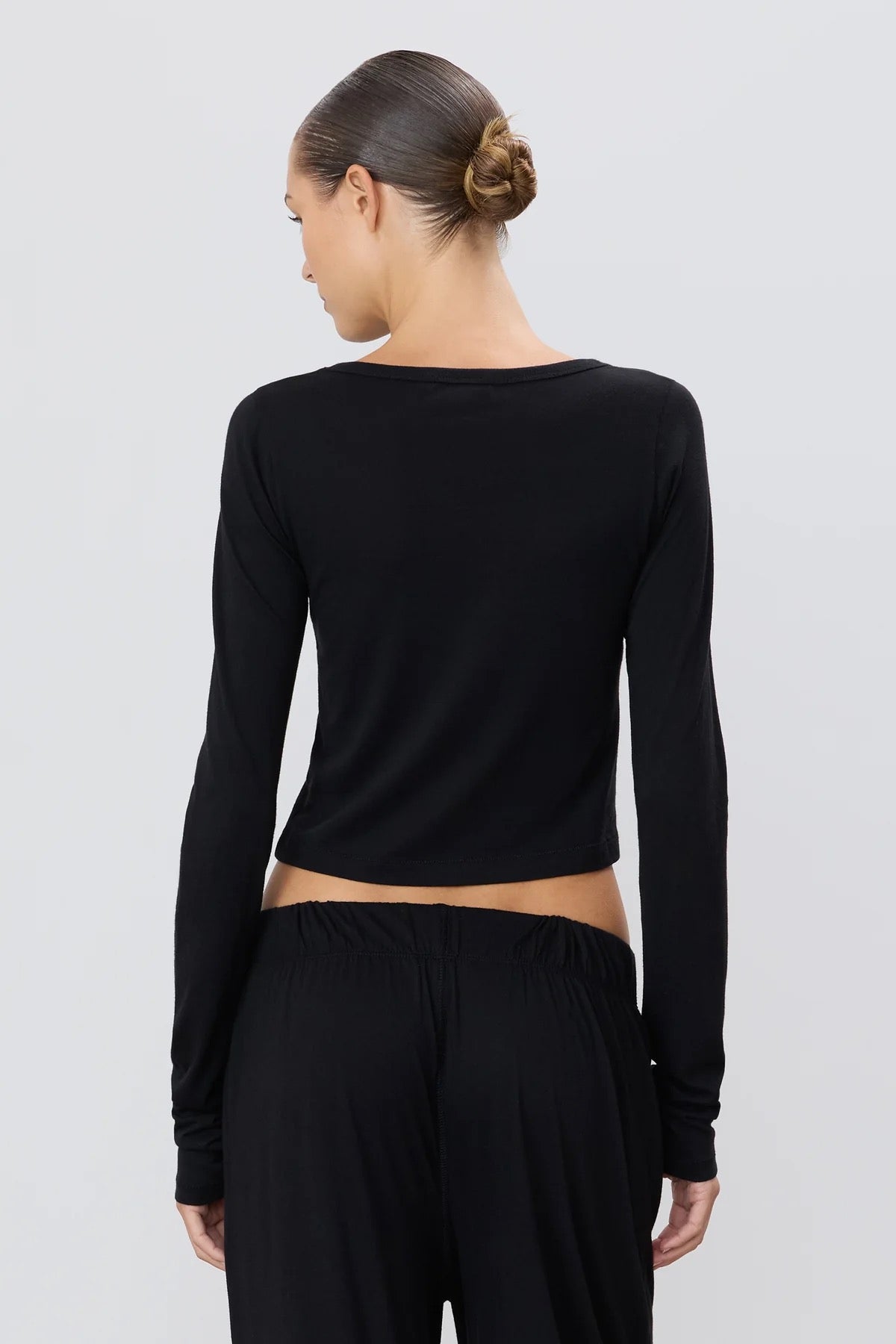 LONG SLEEVE BABY TEE black