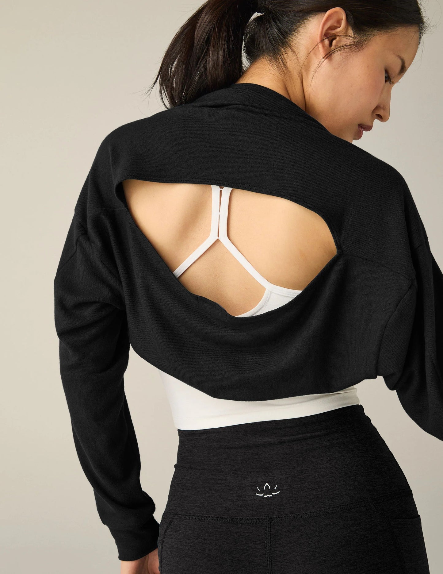 DUET 2-WAY CONVERTIBLE SHRUG black