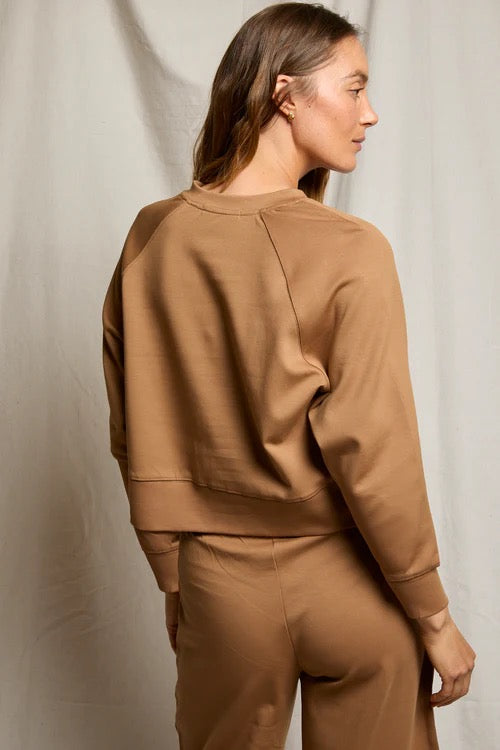NELL TRAVEL RAGLAN SWEATSHIRT mocha