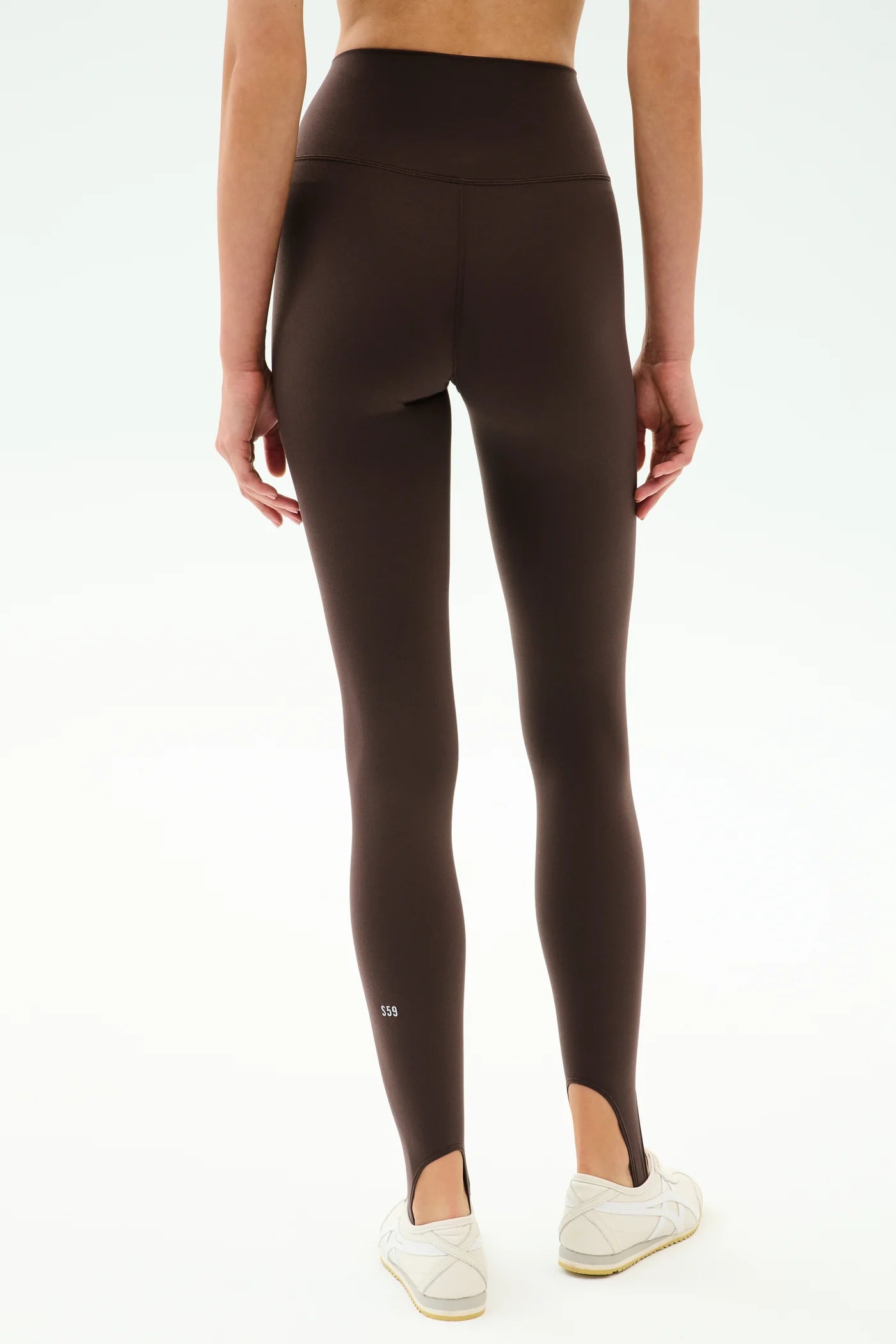 RIVER HIGH WAIST AIRWEIGHT STIRRUP PANT dark chocolate