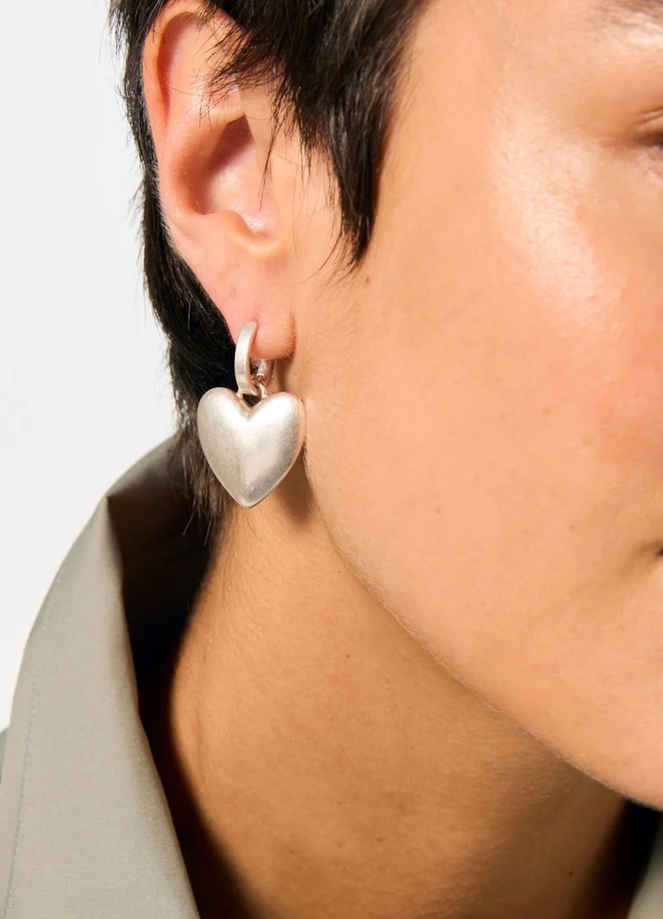 HEART TOKEN EARRINGS silver