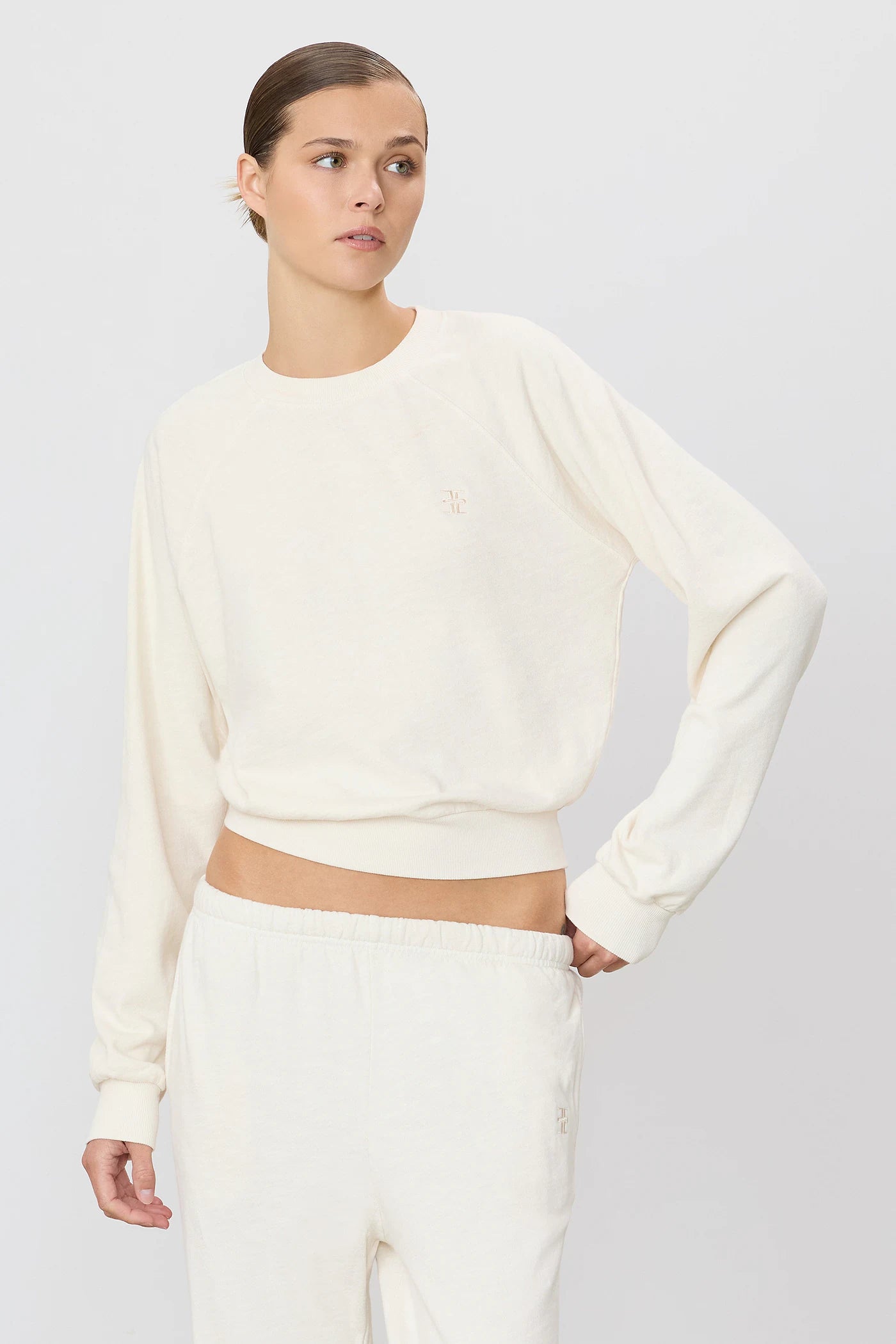 SHRUNKEN RAGLAN SWEATSHIRT bone