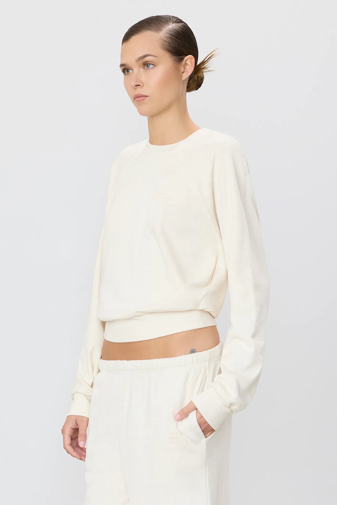 SHRUNKEN RAGLAN SWEATSHIRT bone