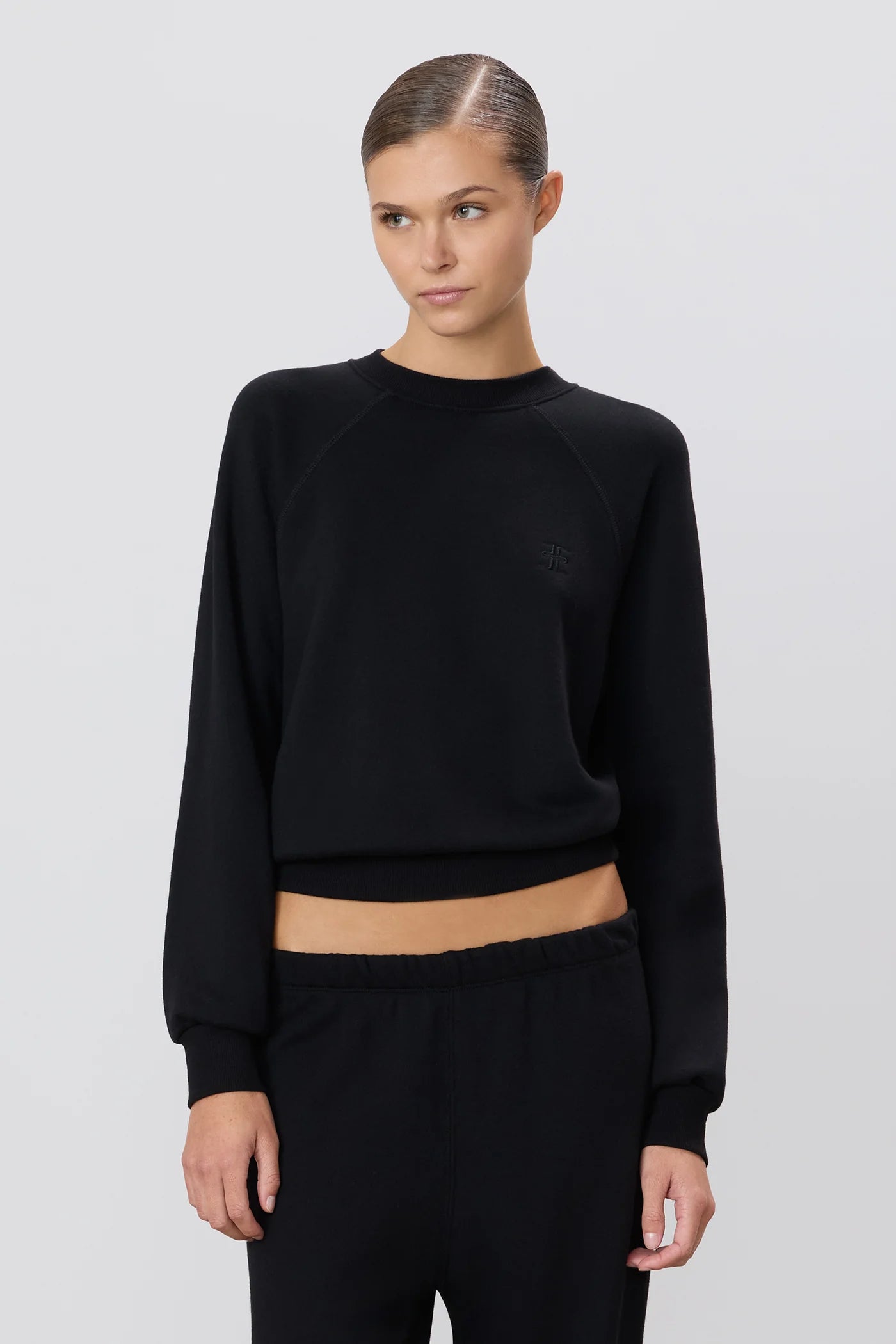 SHRUNKEN RAGLAN SWEATSHIRT black