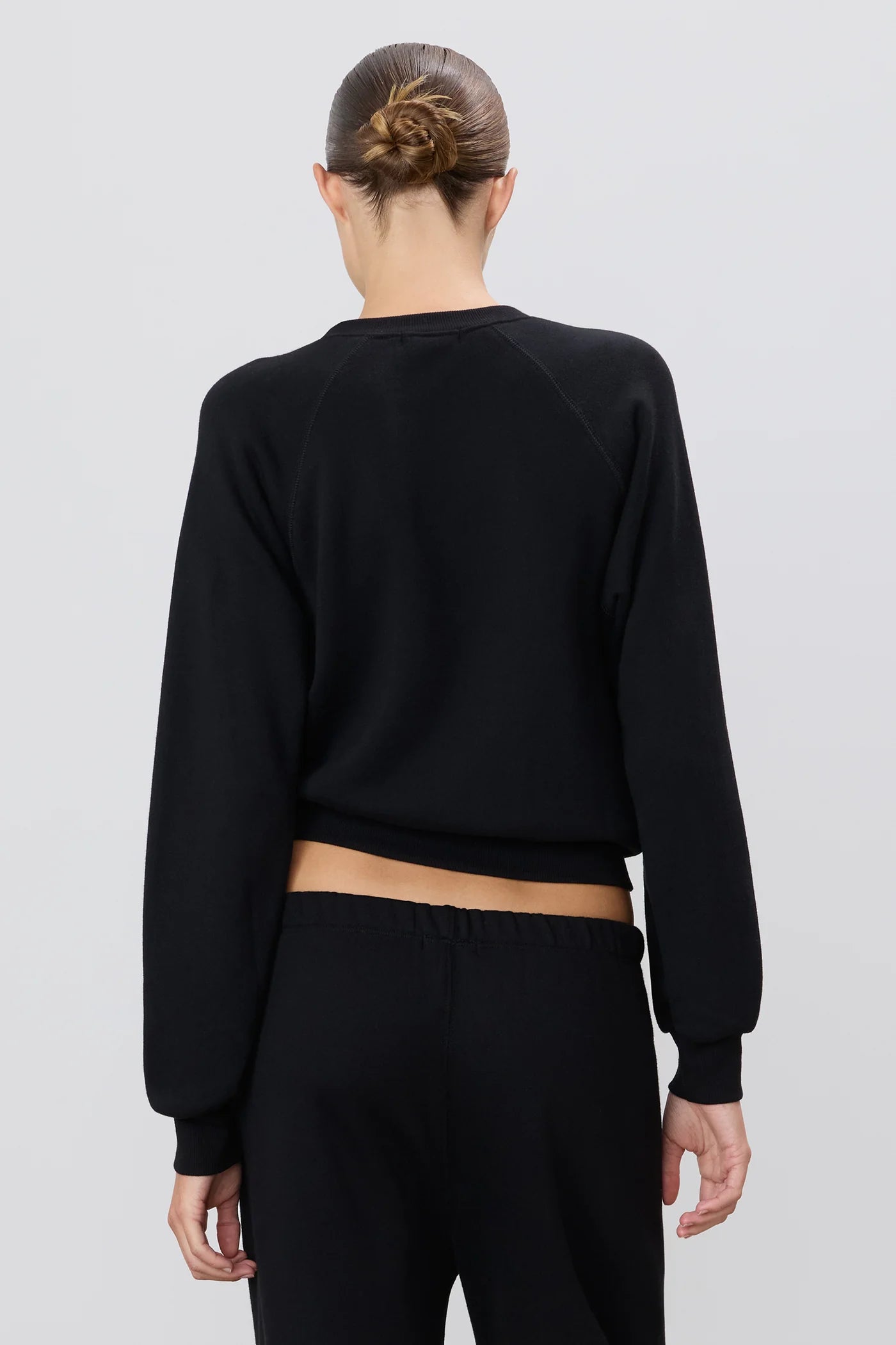 SHRUNKEN RAGLAN SWEATSHIRT black