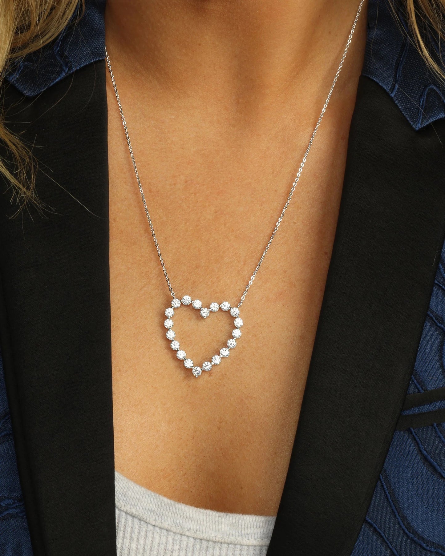 SHE'S AN ICON HEART NECKLACE silver