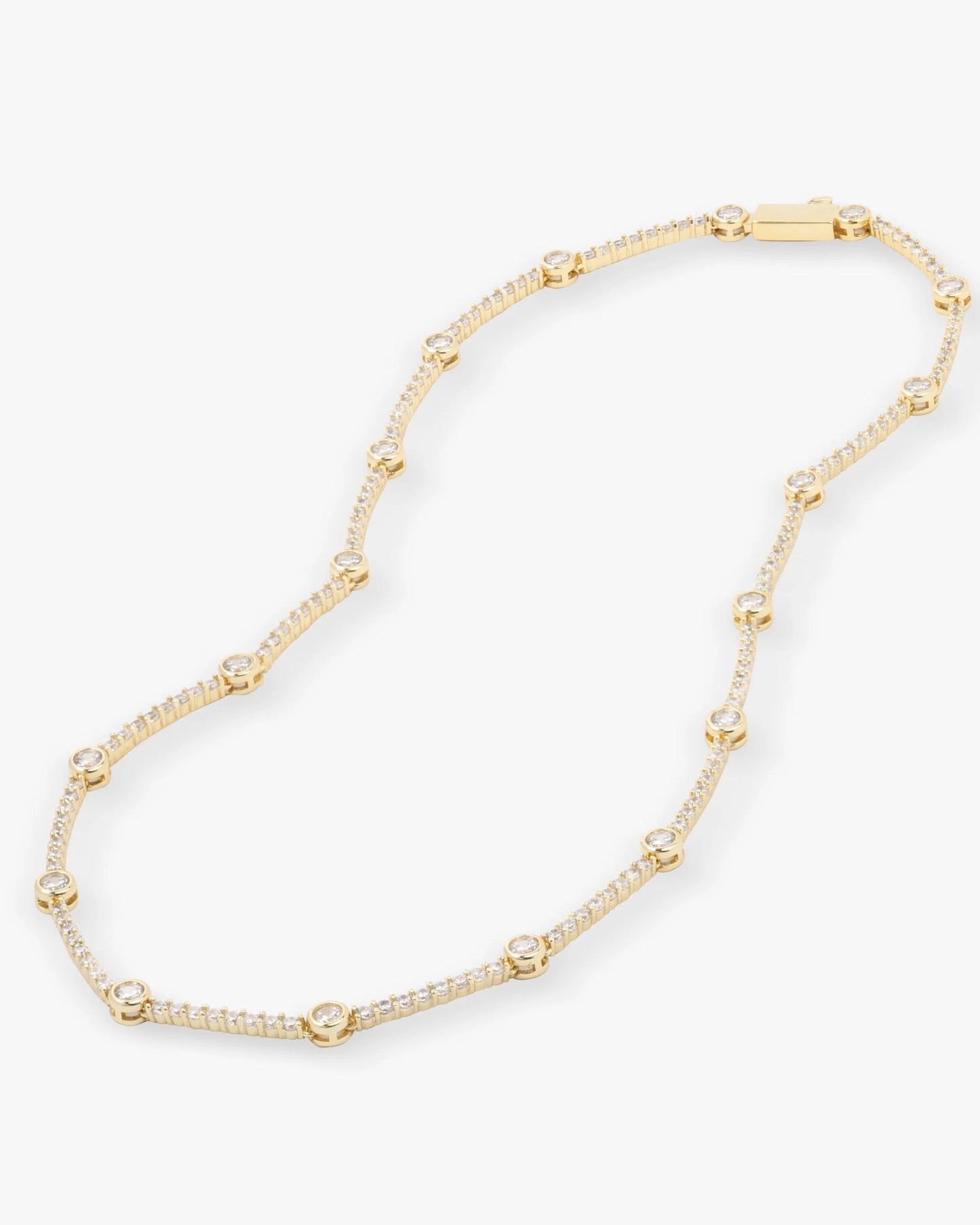SHE'S AN ICON STATION NECKLACE 16" gold