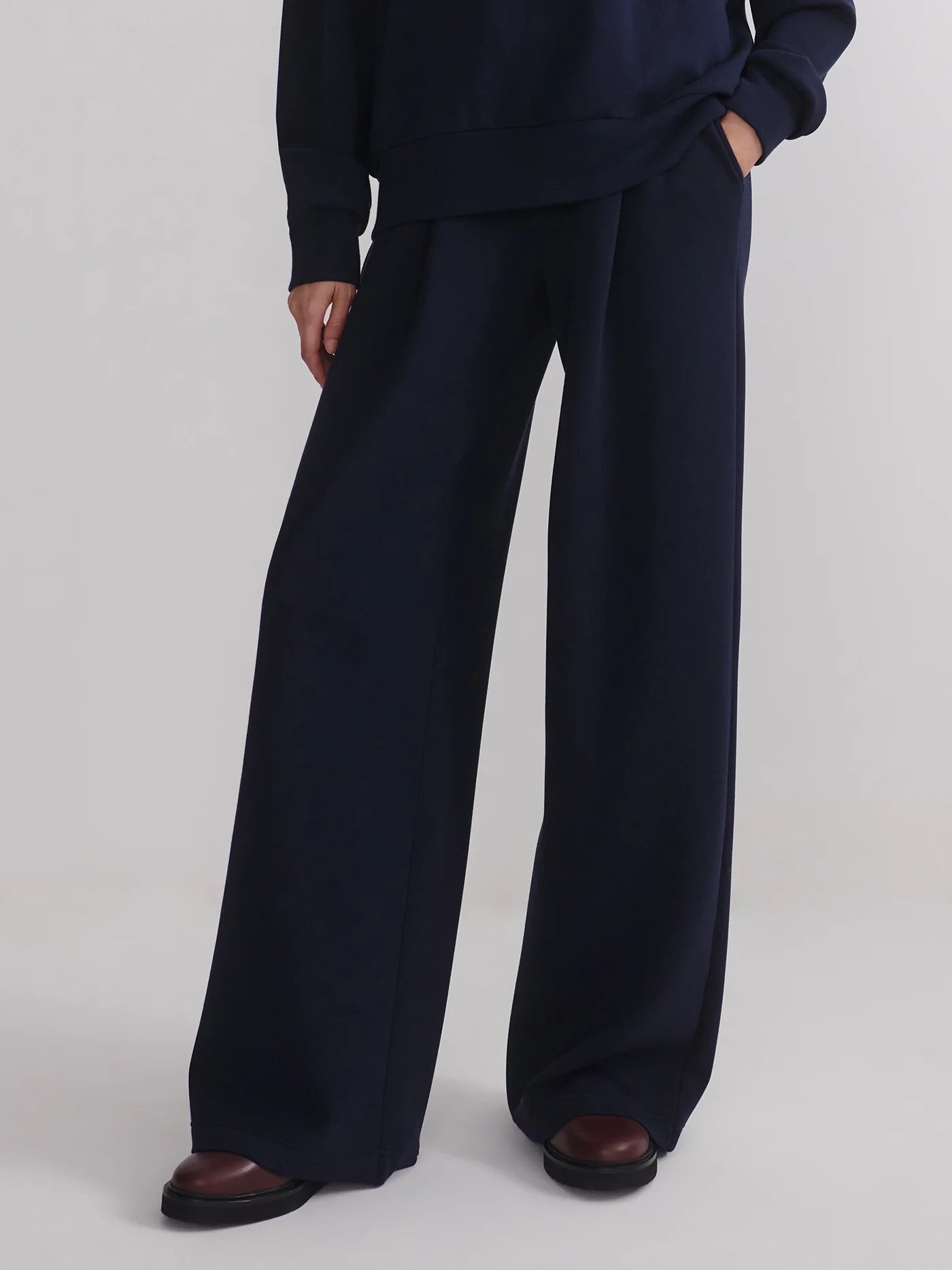 THE EXTRA WIDE LEG PANT 29.5 navy