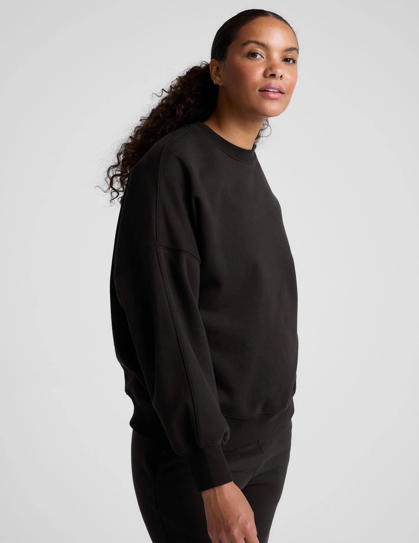 LUXE FLEECE OVERSIZED SWEATSHIRT black