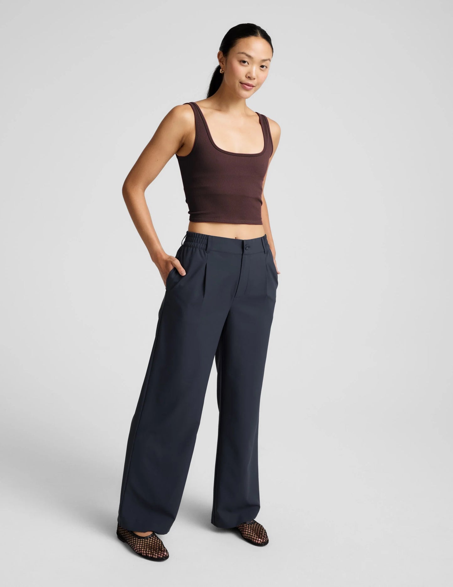 KEEP IT COOL SEAMLESS CROPPED TANK iced mocha