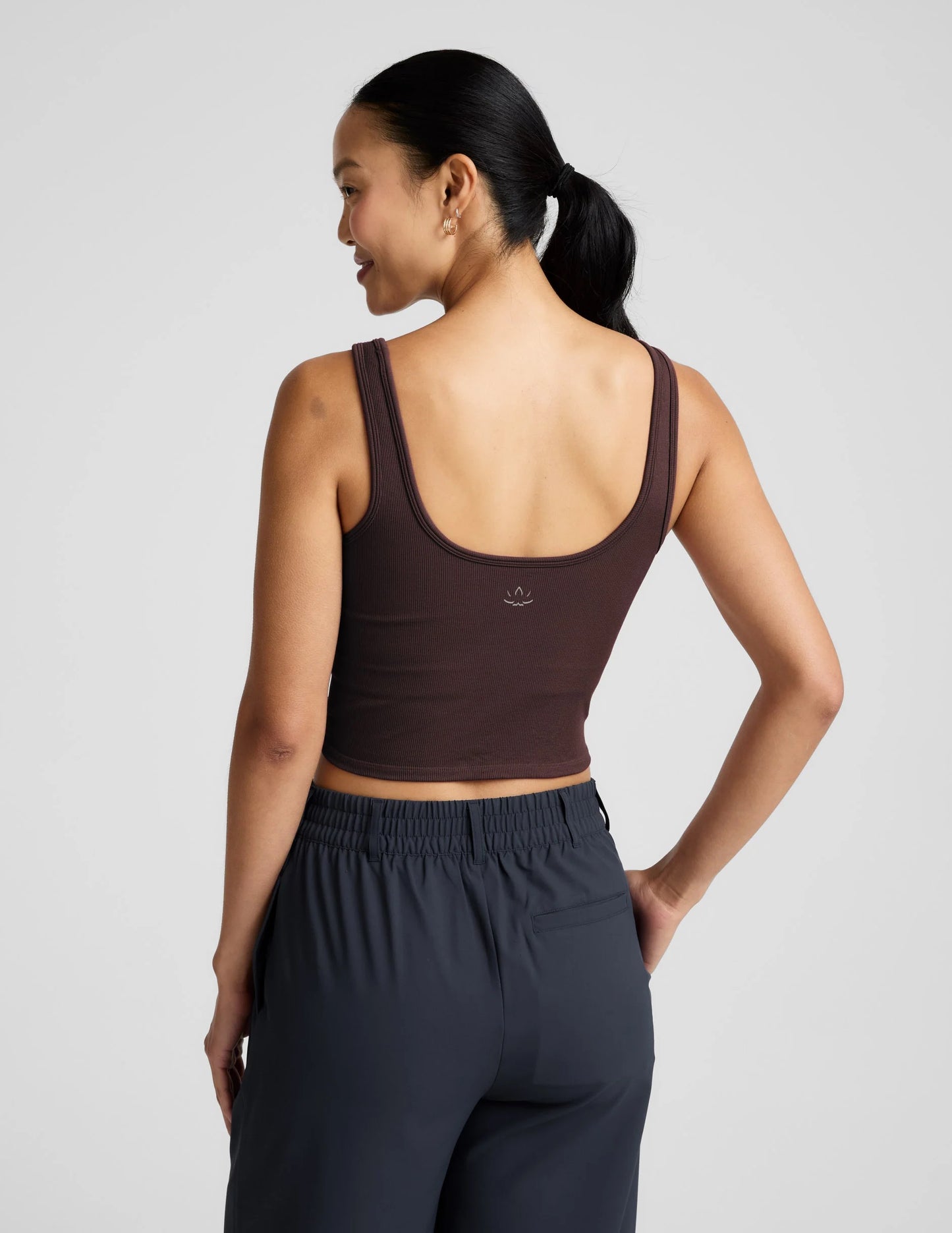 KEEP IT COOL SEAMLESS CROPPED TANK iced mocha